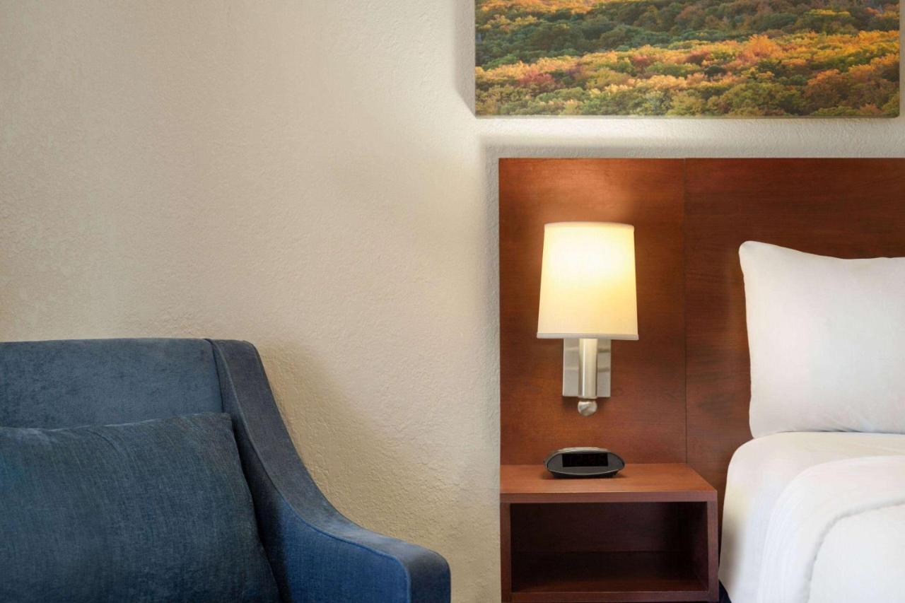 Days Inn By Wyndham Dillon Εξωτερικό φωτογραφία